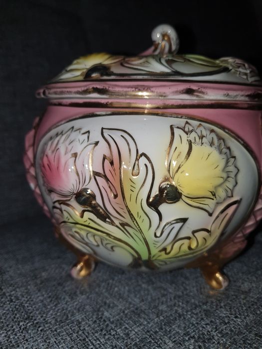 Beautiful Limoges piece with serial number.