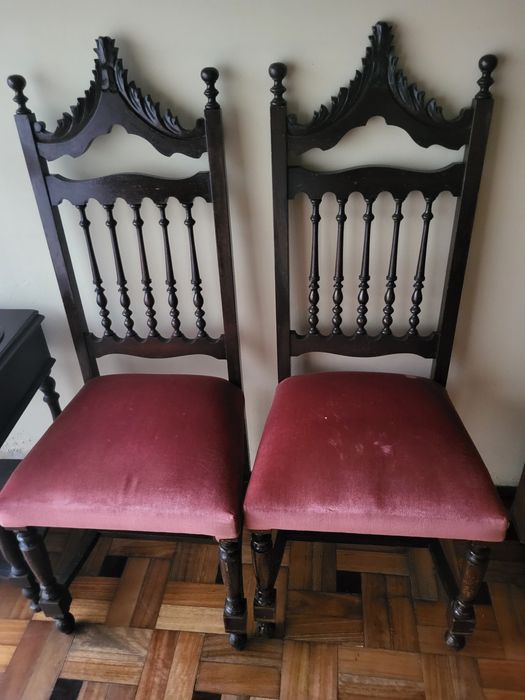 Conjunto roupeiro,  cadeiras,  mesas de cabeceira , cómoda de quarto