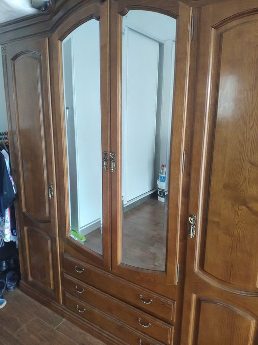 Guarda fatos + mesas cabeceira