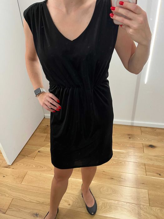 czarna sukienka z marszczeniem L