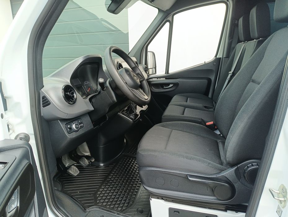 Mercedes Sprinter 907 спрінтер пасажир
