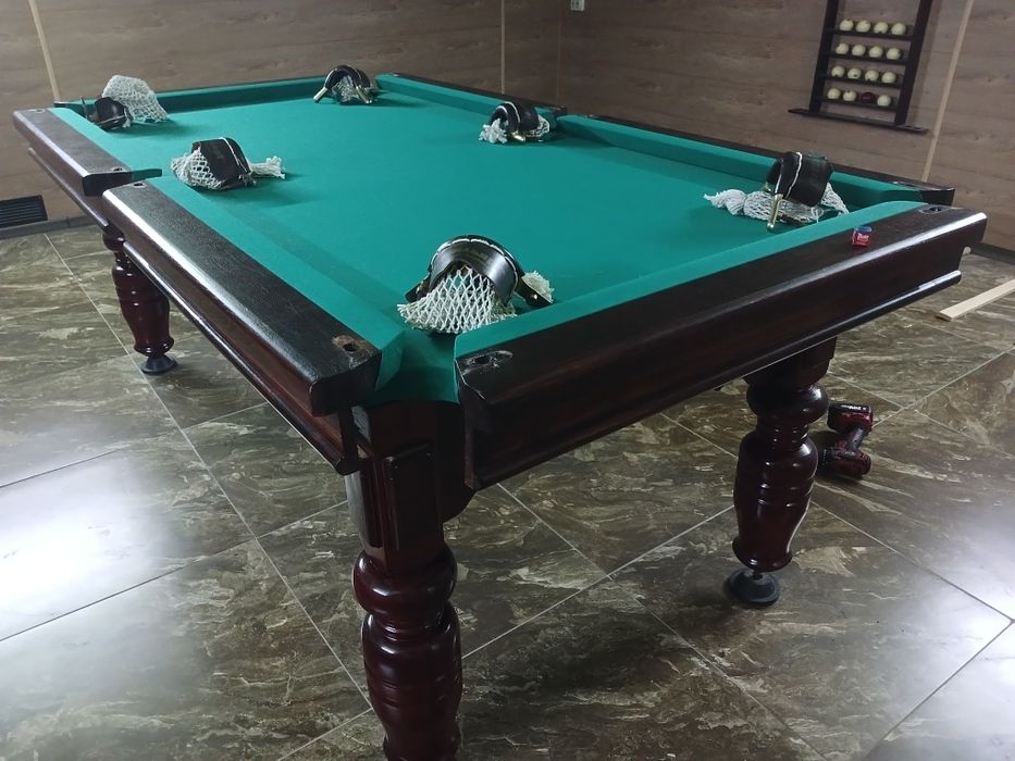 Бильярд столы кии шары сукно мел треугольник лампы