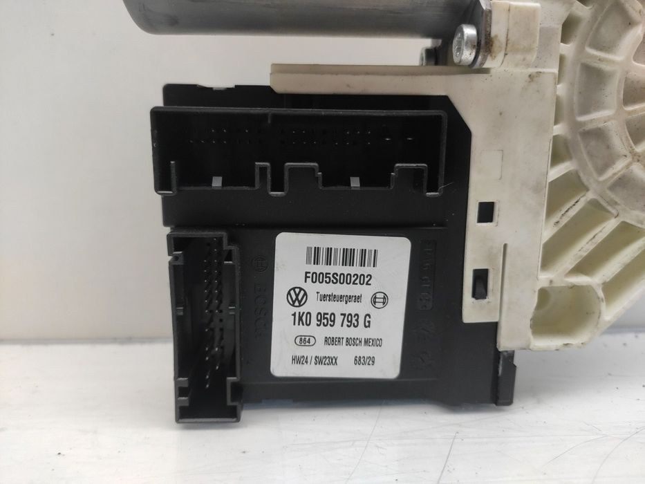 Motor vidro frente esquerdo VOLKSWAGEN Jetta III (1K2)