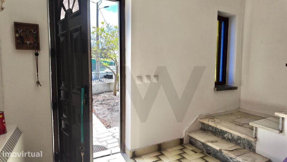 Arrendamento de Moradia 2 pisos com garagem | Belverde/Seixal