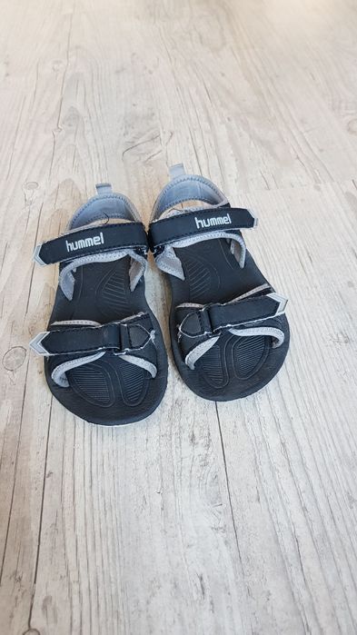 Sandały Hummel rozmiar 28