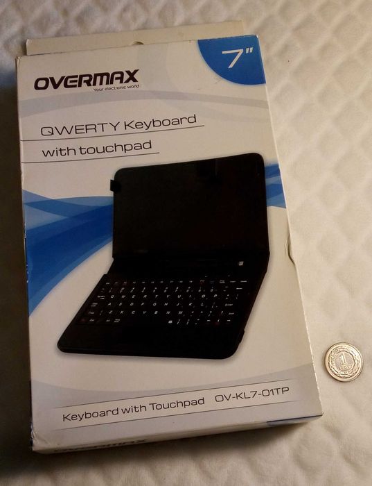 Etui ochronne z klawiaturą do tabletów 7’’