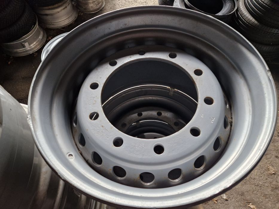 Felgi ciężarowe 15,00X22,5 ET118 stan bdb Made in Germany