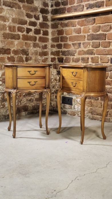 Nr. 901   Stylowe konsolki na kabriolowych nóżkach