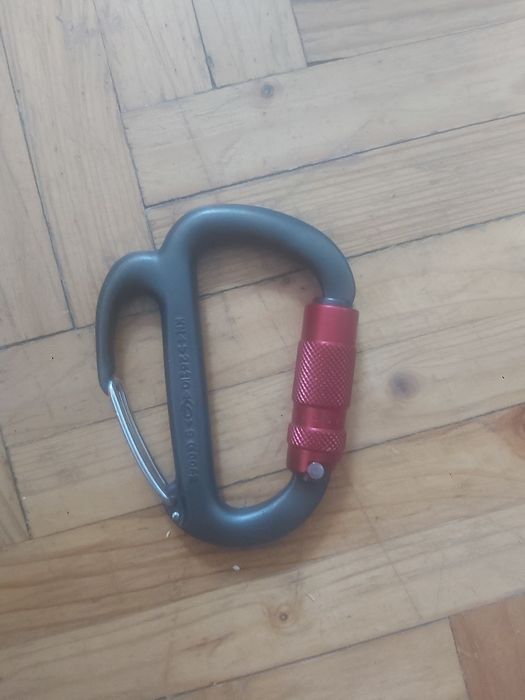 Karabinek Petzl Freino