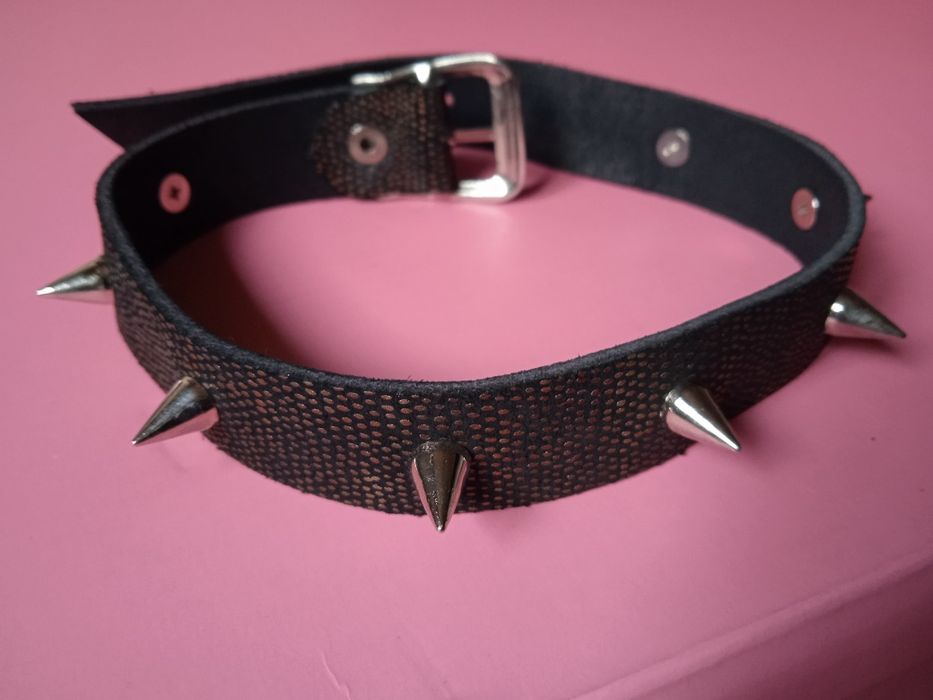 Чорний шкіряний чокер