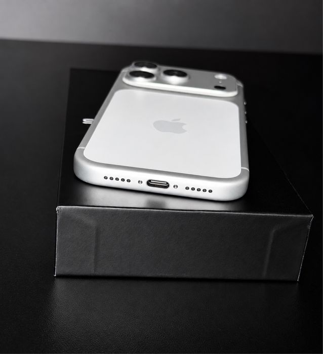 iPhone 17 Pro 256 GB Silver  | SIM+ESIM | Standard ASIS | Bateria 100% | Gwarancja 12M | RATY