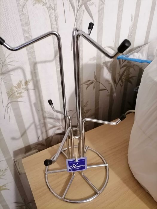 Для фена и плойки. Подставки для чашек. Подставка DVD