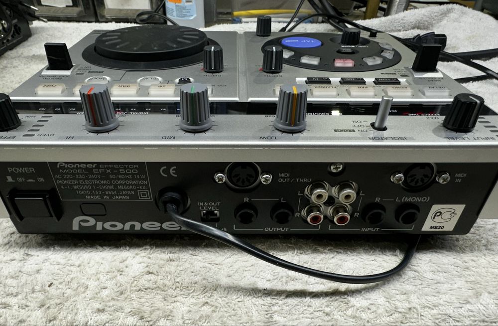 Processador de efeitos Pioneer EFX-500