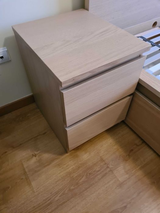Cama MALM IKEA 160x200cm com Estrado, 4 Gavetas e 2 Mesa de cabeceiras