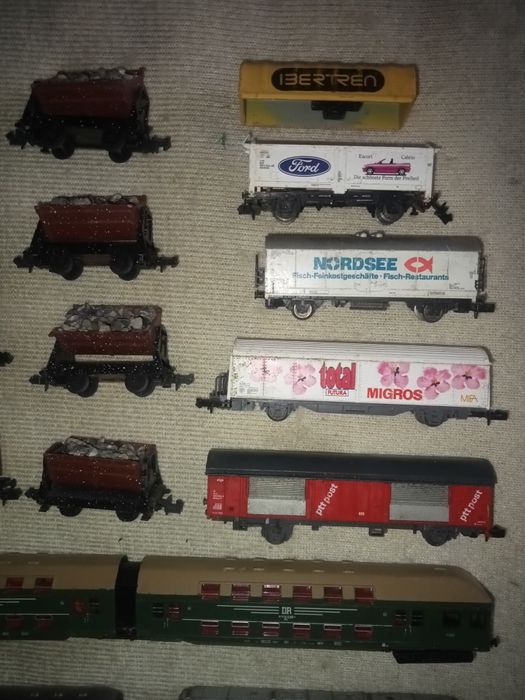 Kolejka elektryczna skala N Lokomotywa wagony tory zwrotnice łuki pros