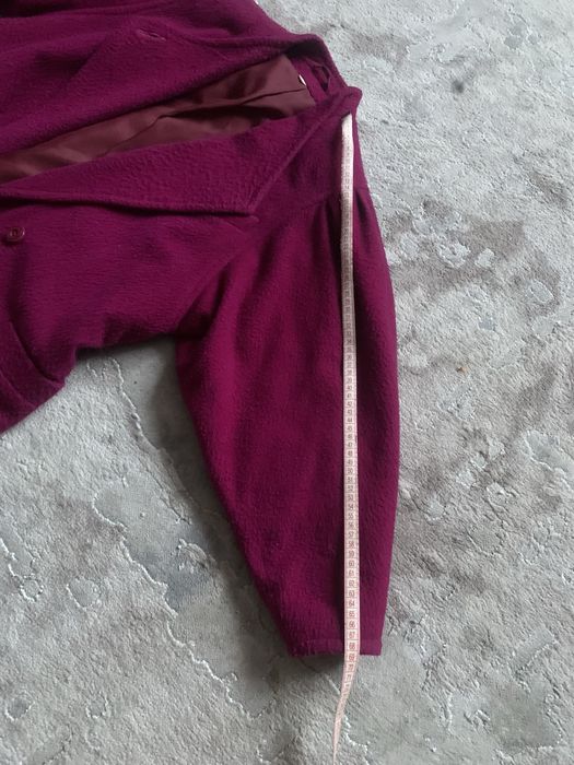 Пальто жіноче кольору фуксія