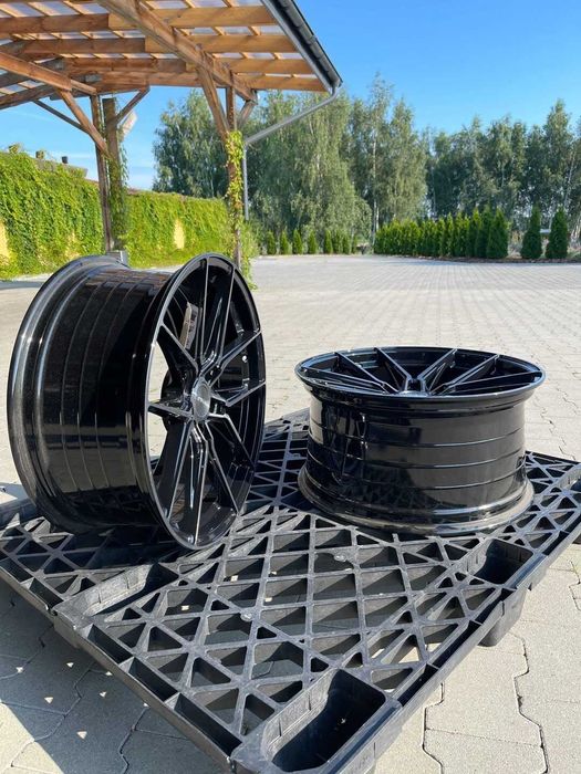 Riviera RF107 20" 8,5J ET35+10J ET35 5x120 Black Polished Dark Tint