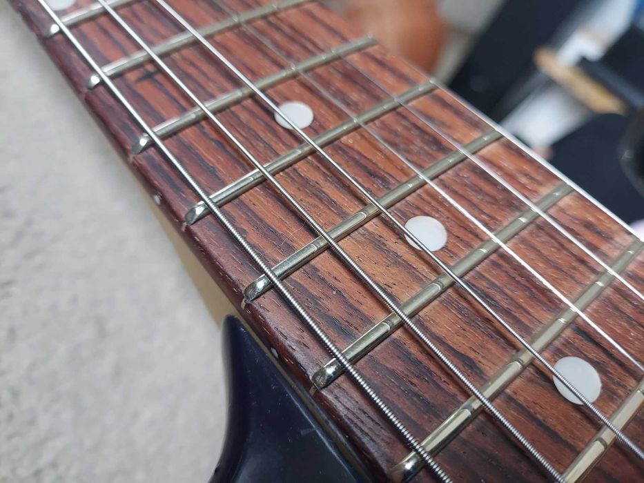 Lutnik Szlif Progów Regulacja Strojenie Setup Naprawa Gitary Basu