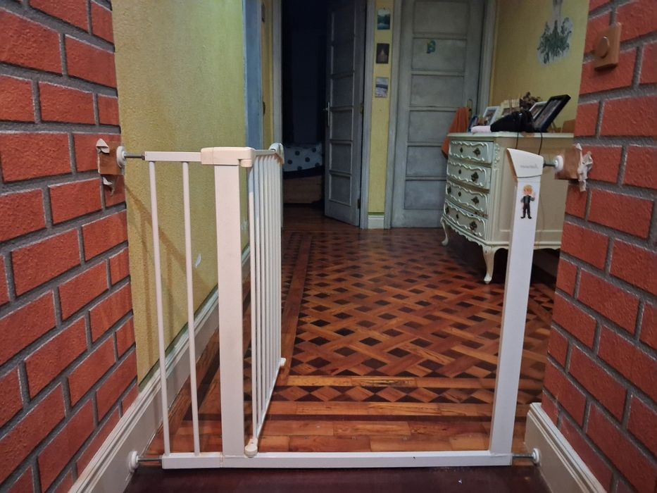 Grade/portão  segurança p bebé