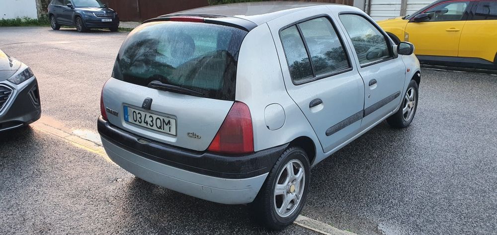 Renault Clio 1.2 Ano 2000