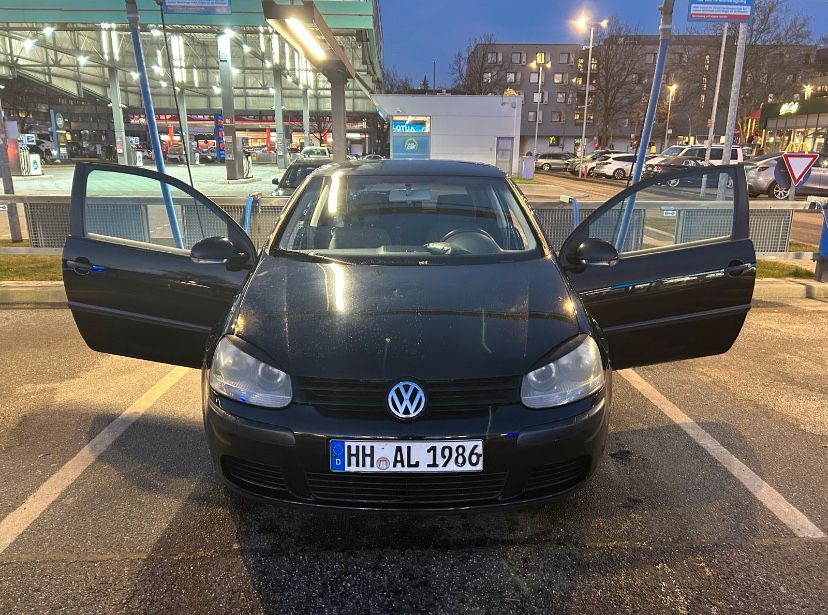 VW Golf 5 у хорошому стані
