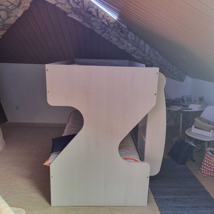 Beliche boas condições, com os colchões.