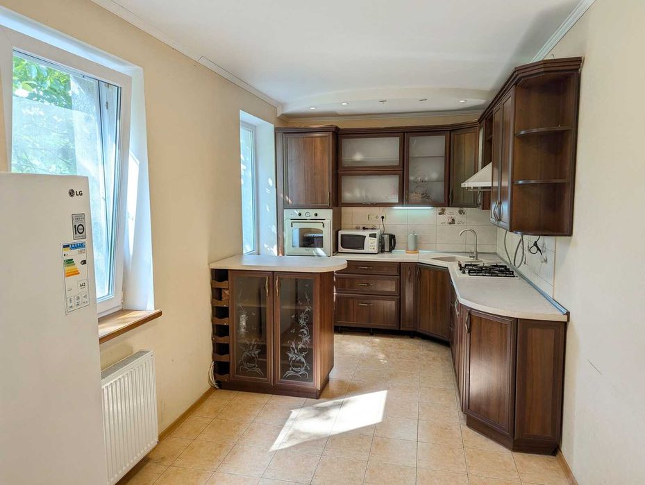 Будинок  20 км від Рівного в Зорі