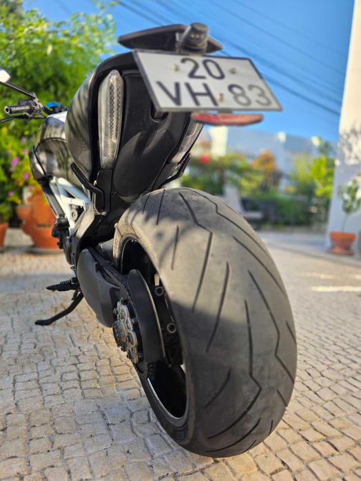DUCATI DIAVEL 1200 Carbon Edition