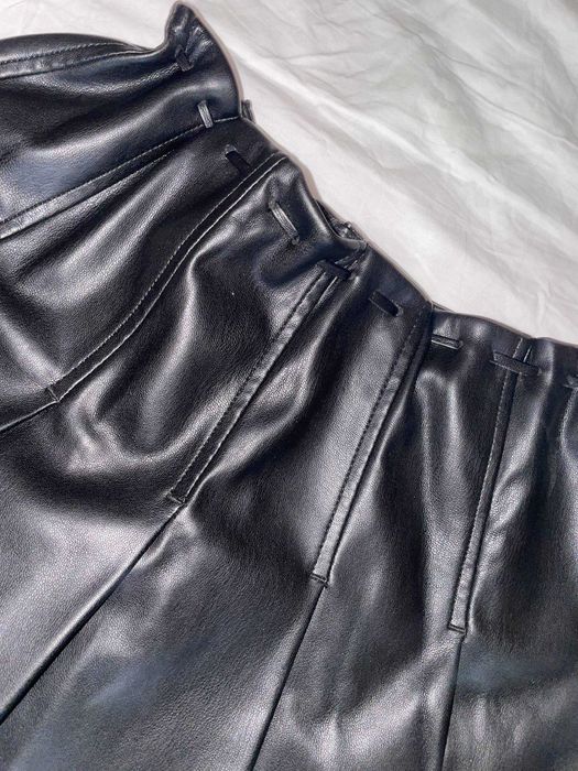 Спідниця шкіряна Bershka