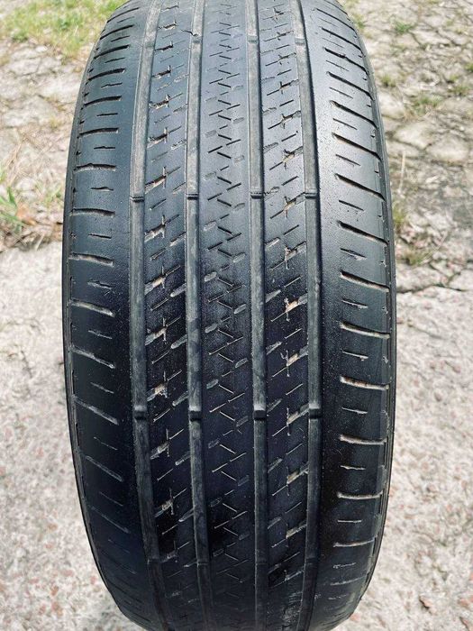 шини на автомобіль на 235\60R18