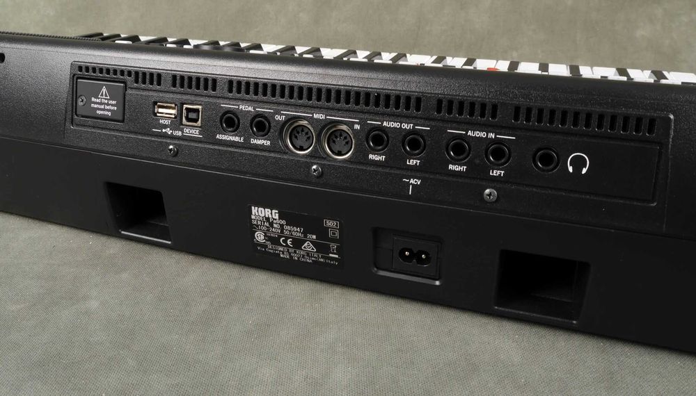 Korg PA600 selado por estrear com garantia 3 anos e fatura em seu nome