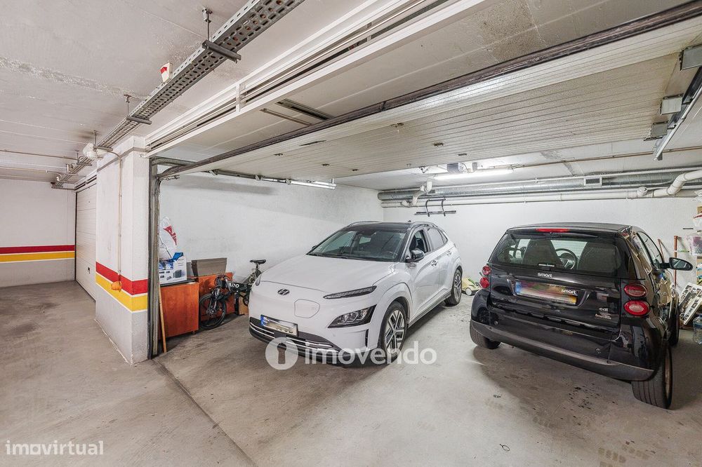 Apartamento T2 moderno, com garagem e varanda enorme, na Malvarosa