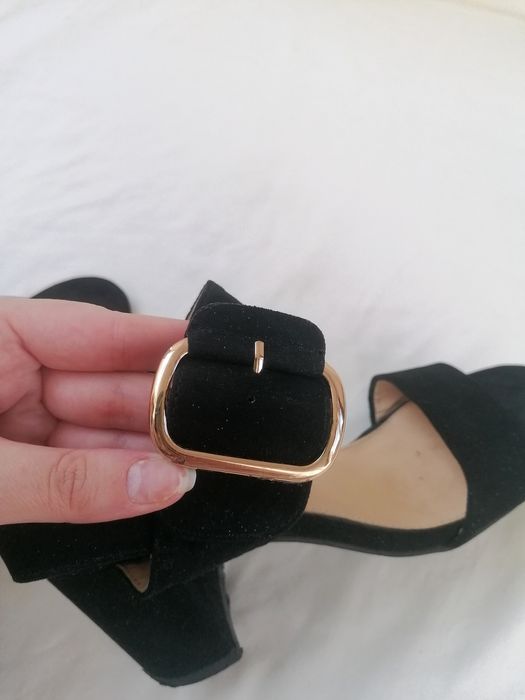 Sandálias Pretas com Salto