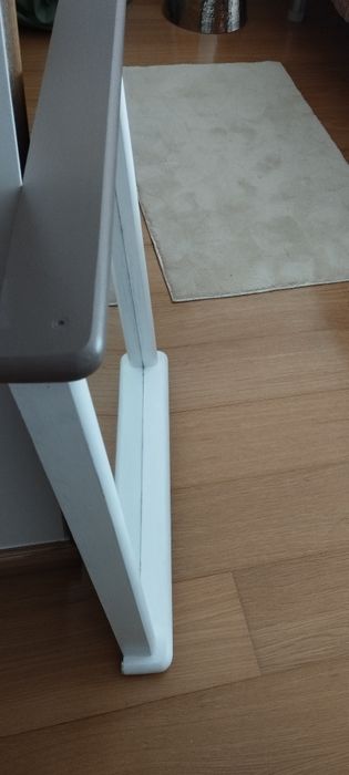 Espelho em pinho tratado, pintado a branco