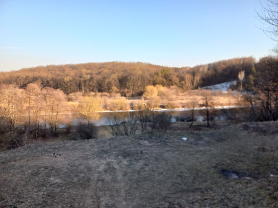 Земля в Бохониках, біля Бугу