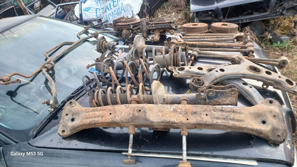 Балка тяга рычаг Тойота карина е TOYOTA CARINA E  CELICA