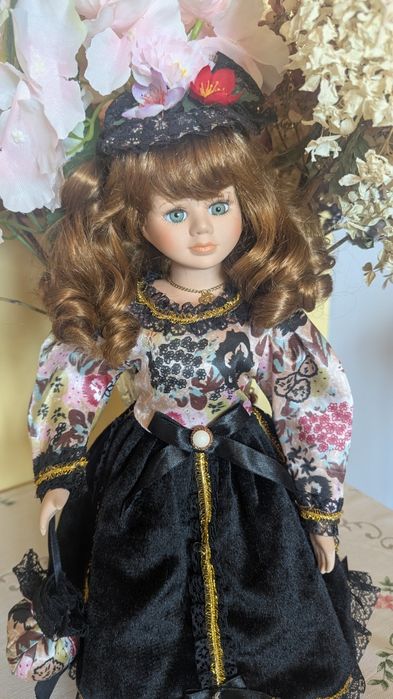 Lalka porcelanowa