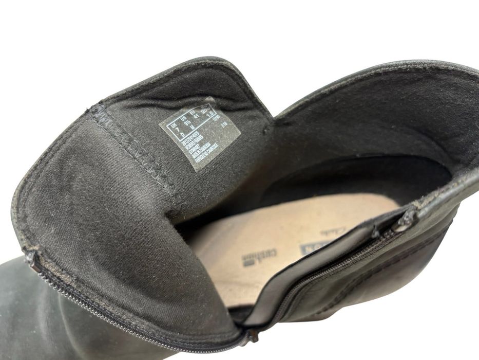 Botki skorzane delikatnie ocieplane Clarks rozmiar 41