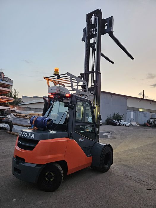 Навантажувач Toyota 5 тонн газ. Вилочный погрузчик Тойота 5 т газ