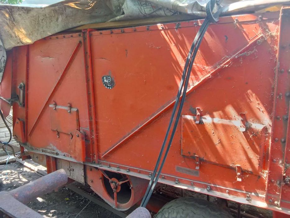 Зернозбиральний комбайн причіпний