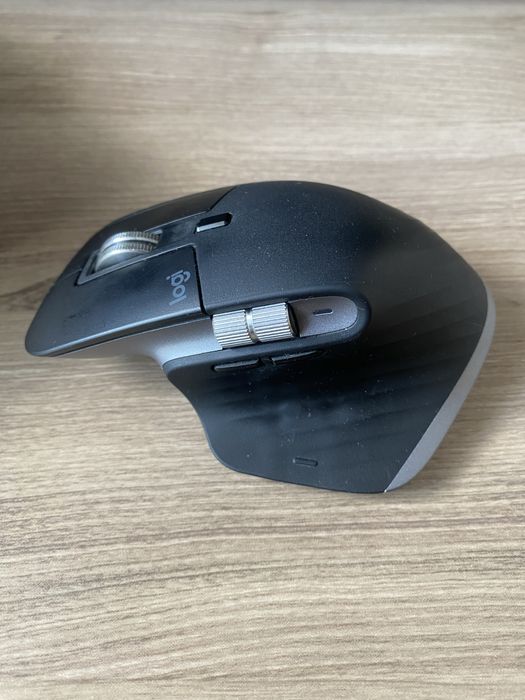 Logitech MX Master 3 for Mac com caixa e cabo original