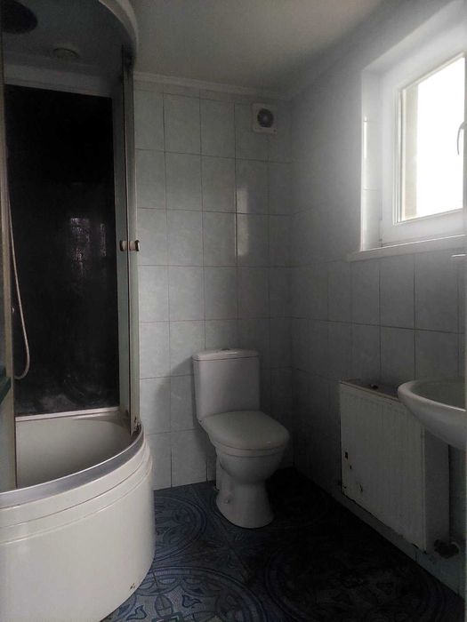 Продам в Бучі частину будинку вул.Лугова. 49800 у.о.