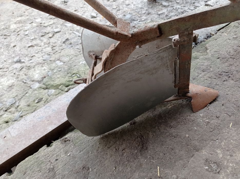 Підгортач ,плівак