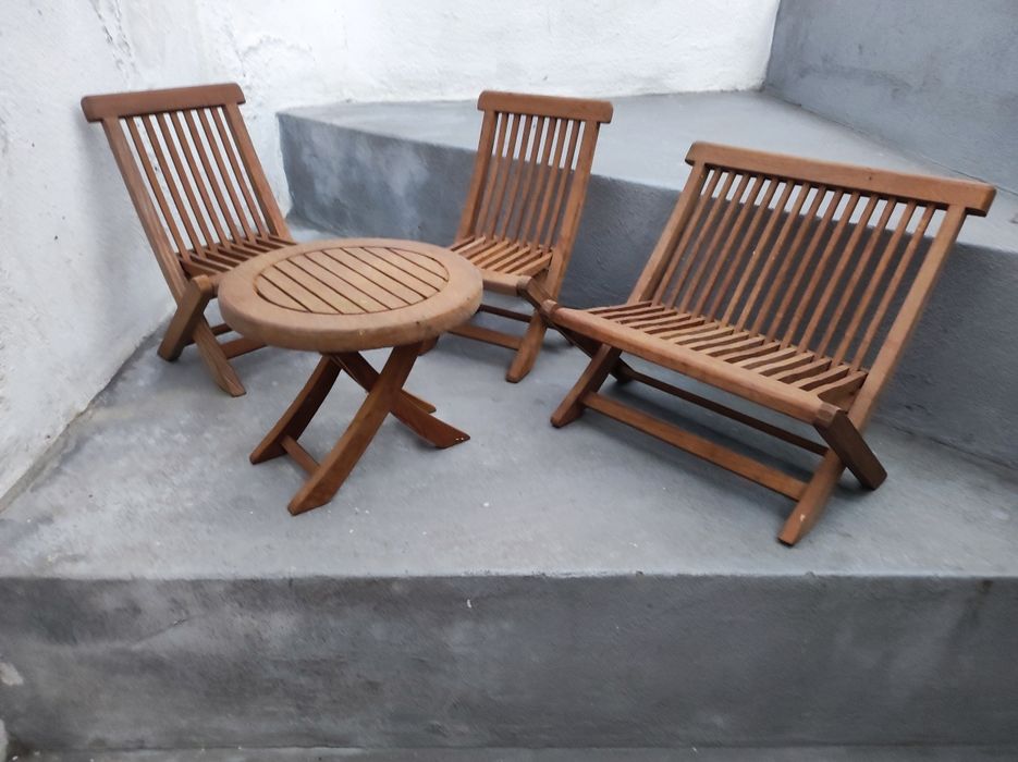 Mini conjunto de cadeiras de jardim novo(ler bem a descrição)