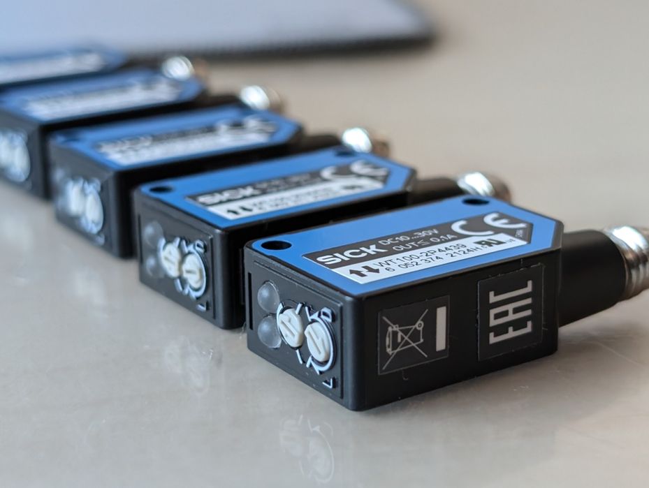 Czujnik optyczny odbiciowy SICK WT100 2P4439