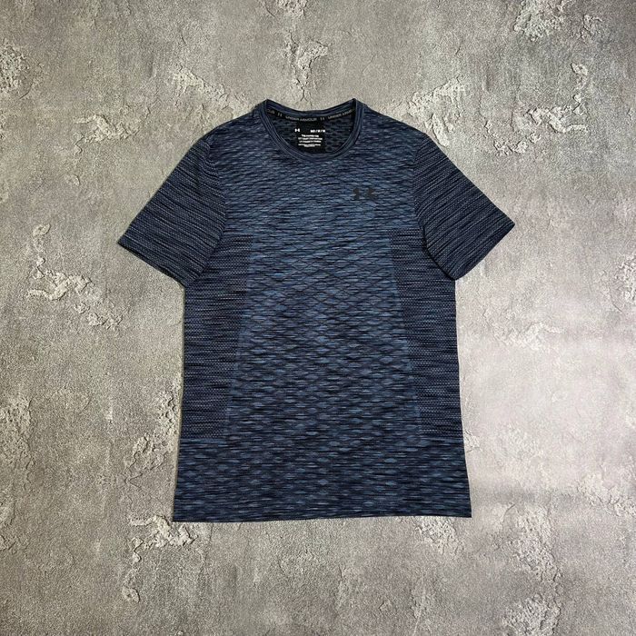 Футболка Under Armour M розмір оригінал з надписом на спині