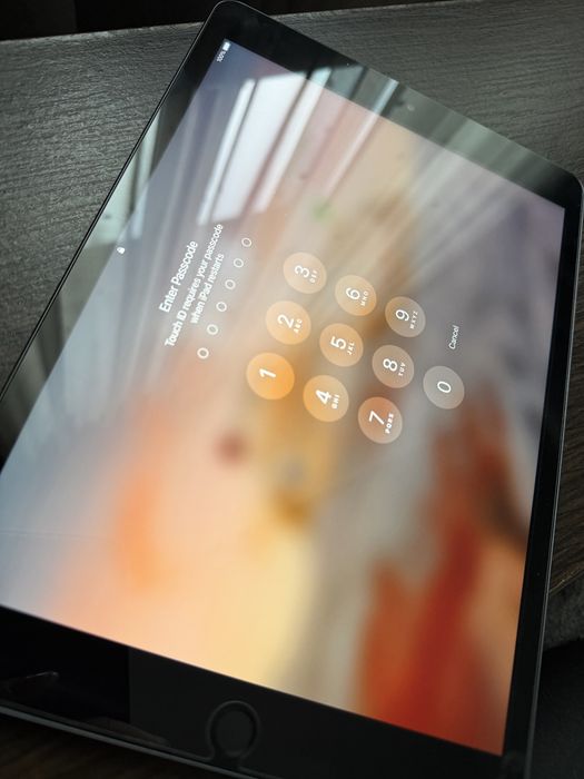 Планшет Apple iPad 10.2