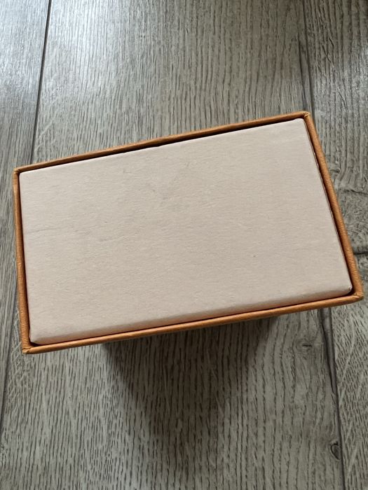 Louis Vuitton коробка подарункова,