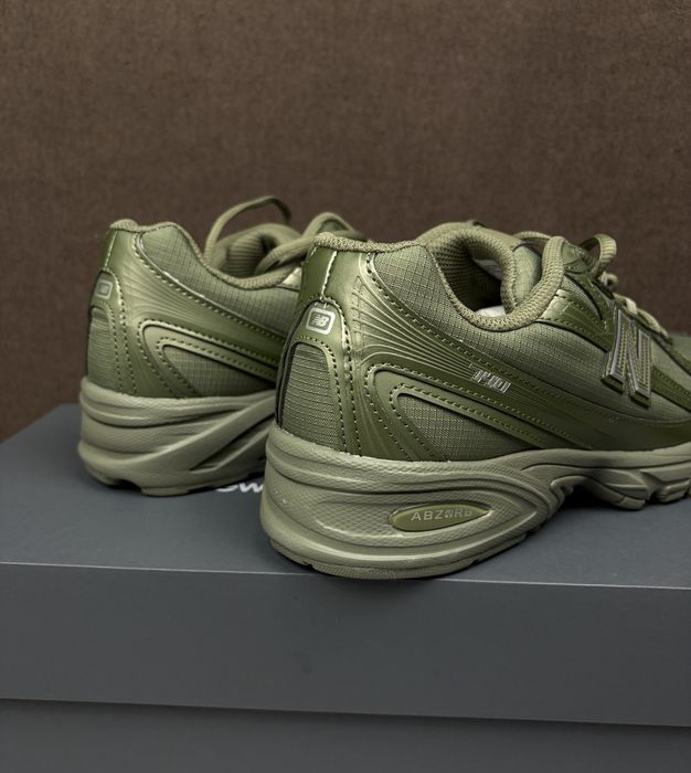 New Balance 740 (42/42,5/43/44/45/45,5) кросівки хакі оригінал