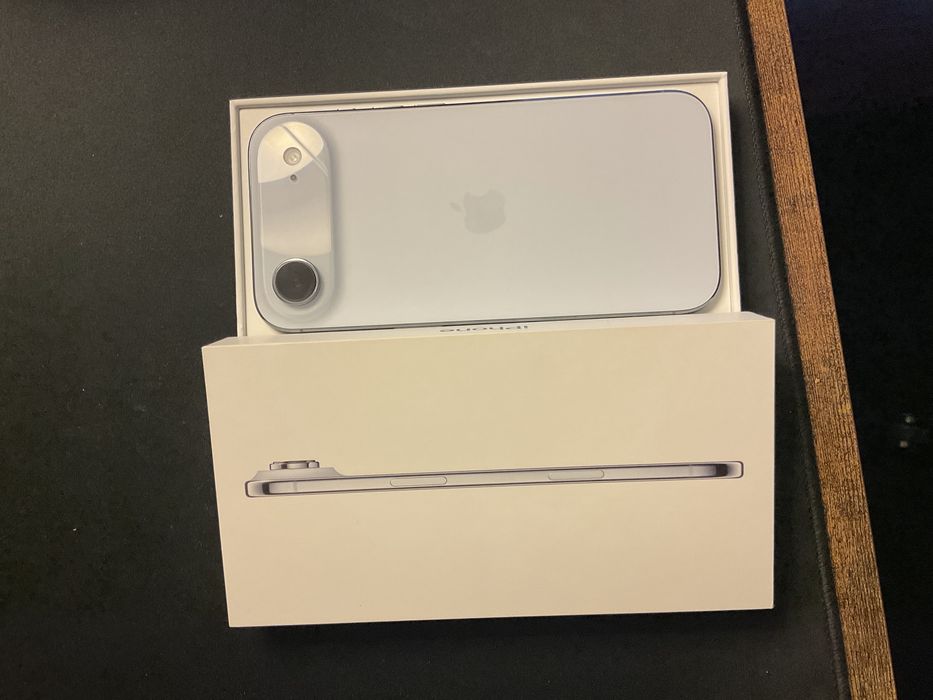 iPhone Air 256gb blue